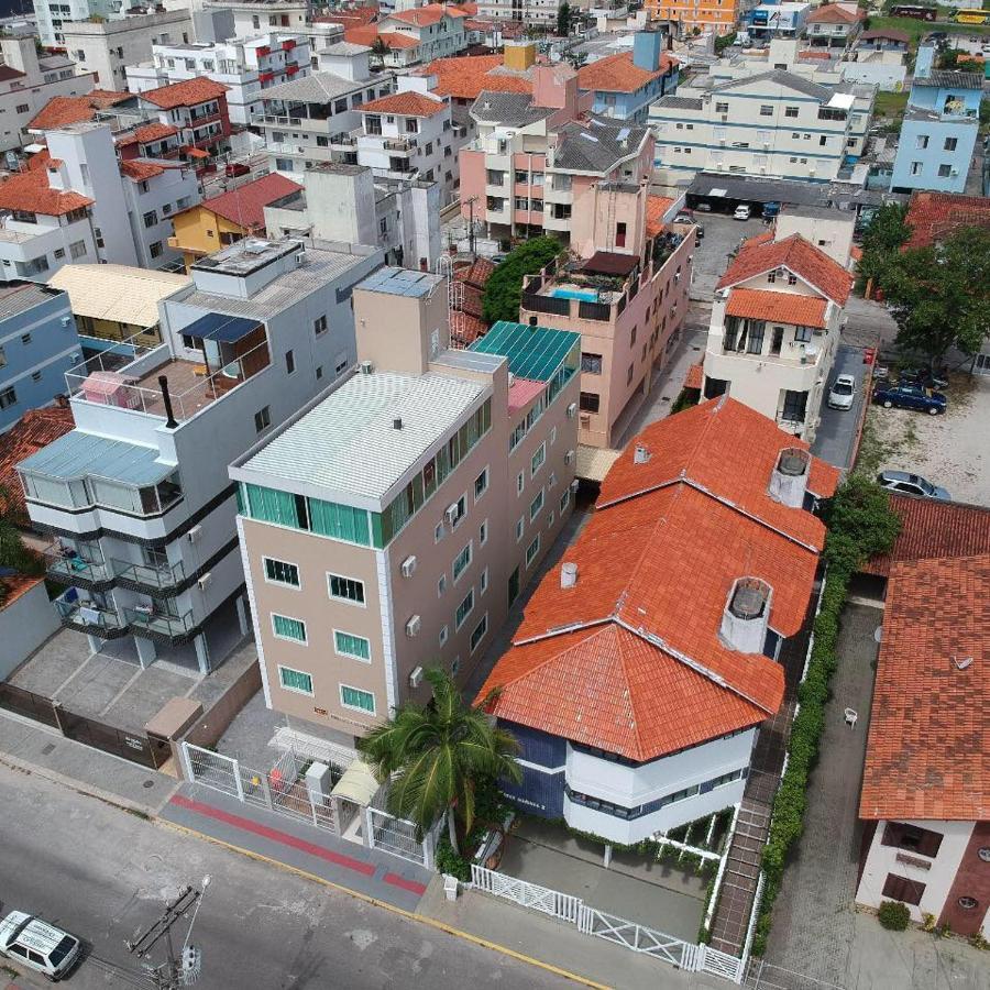Apartamento Residencial Lúcia Silvestre *